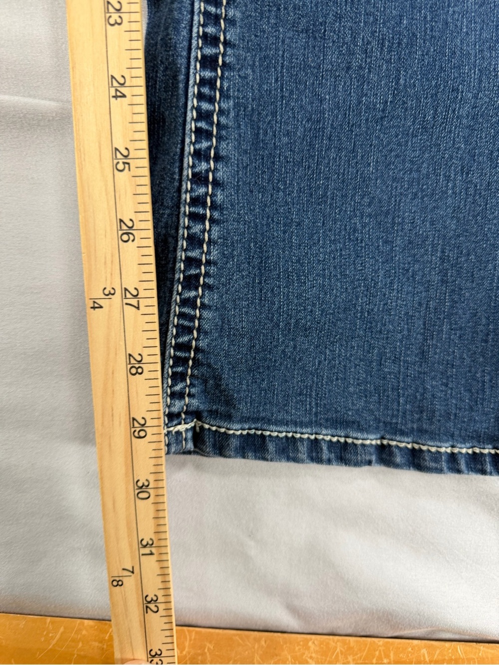 WallFlower "The Luscious Curvy" mid-rise denim jeans Sz 9R #927 - Picture 8 of 12